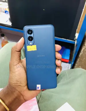 Fujitsu Arrows NX9 F-52A 128 GB Blue