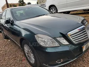 Mercedes-Benz E300 2011 Green