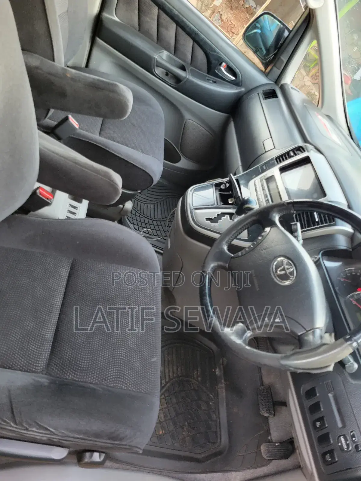 Toyota Alphard 2.4 Petrol AWD 2005 Black