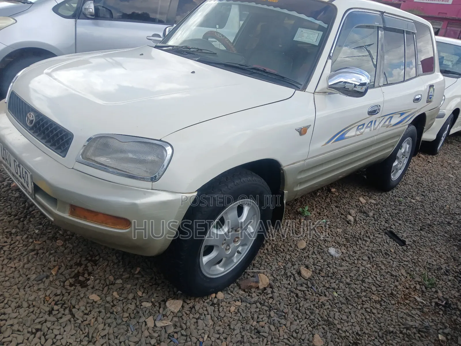 Toyota RAV4 1999 White