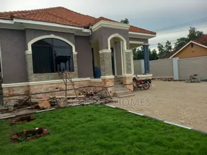 Furnished 5bdrm House in Kira for sale