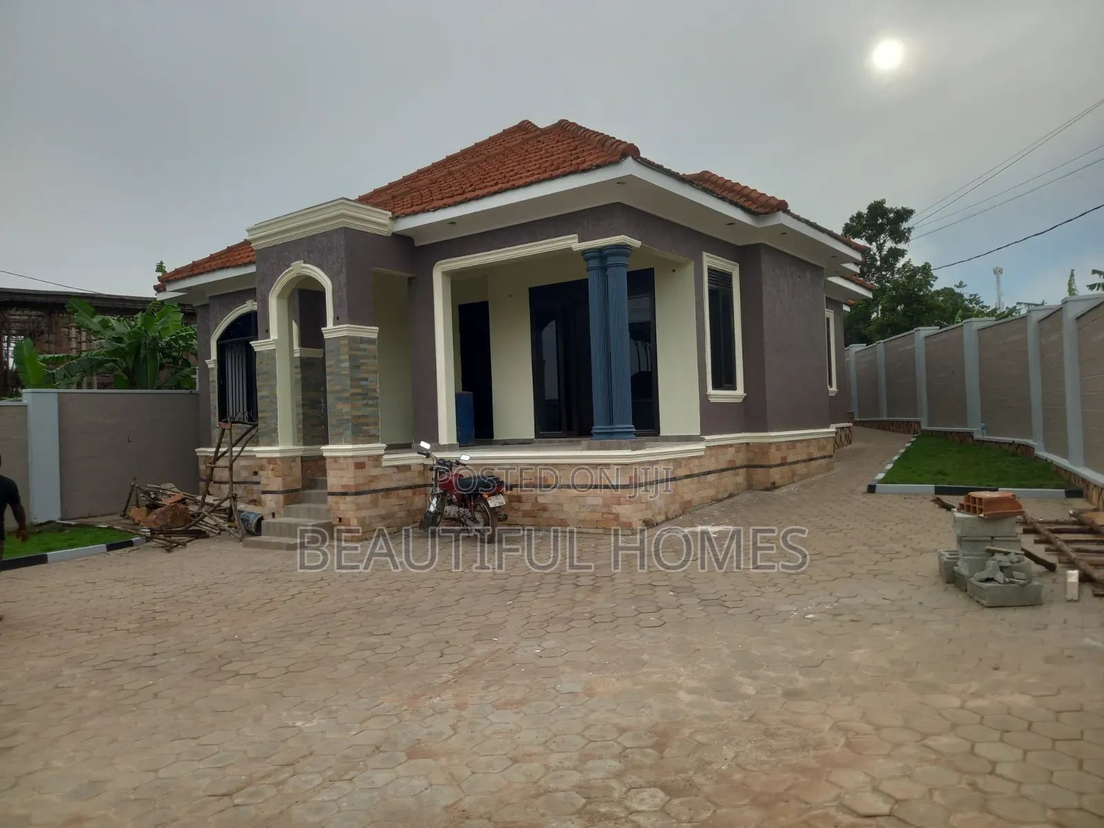 Furnished 5bdrm House in Kira for sale