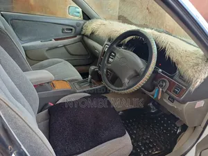 Toyota Mark II 2000 White