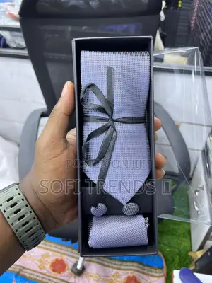 Gents Plain Ties With Pocket Sqaure