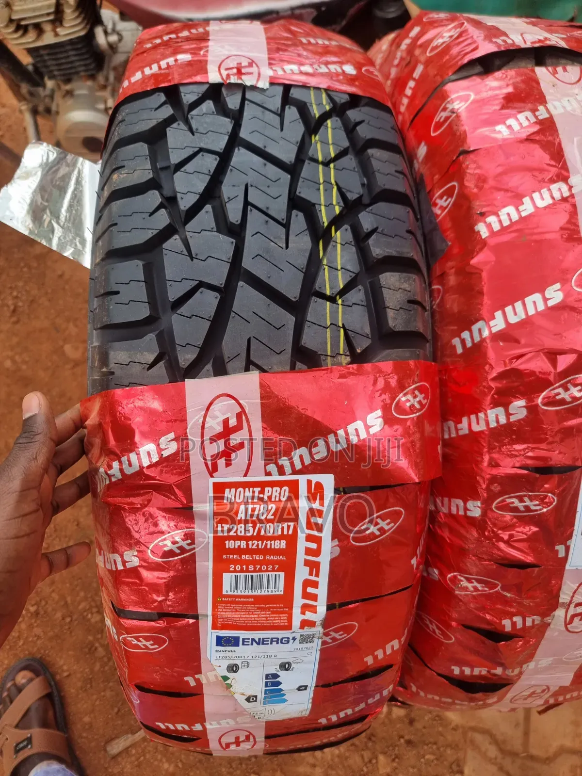 285/70r17 All Terrian Tires for Hilux.
