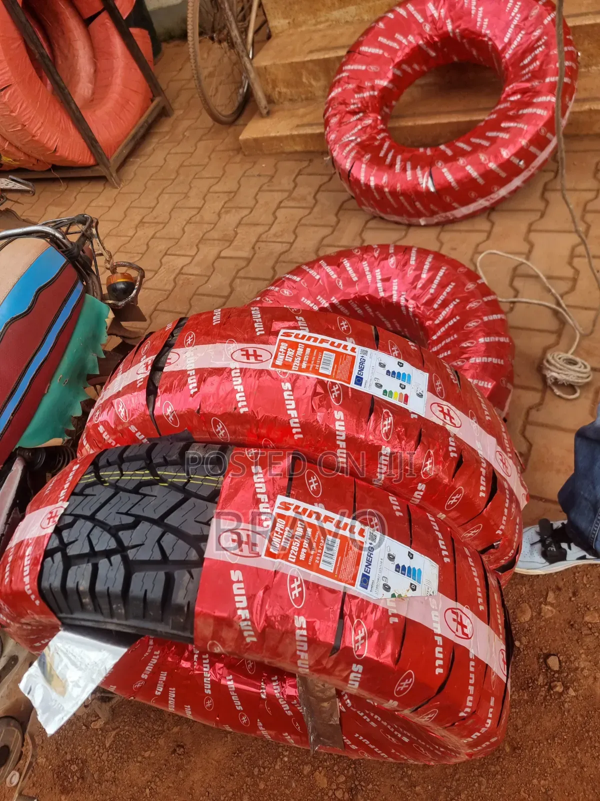 285/70r17 All Terrian Tires for Hilux.