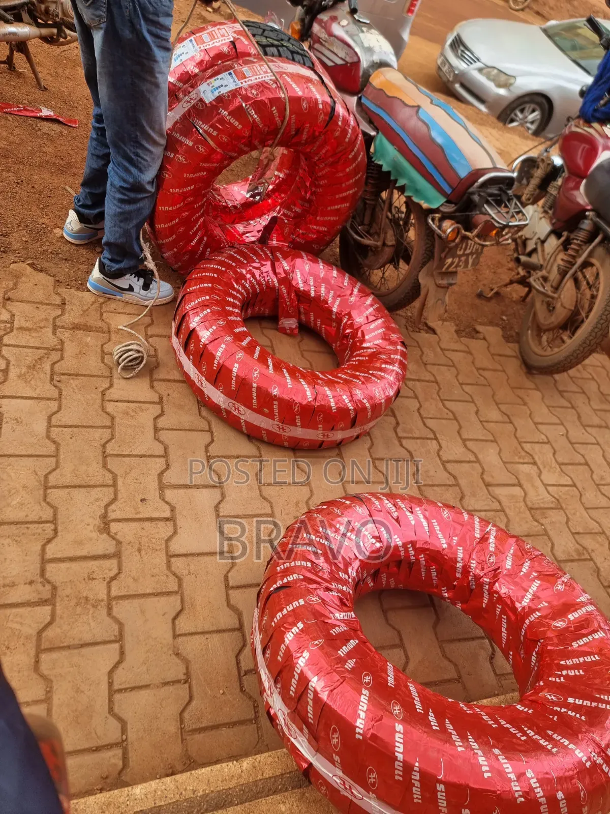 285/70r17 All Terrian Tires for Hilux.