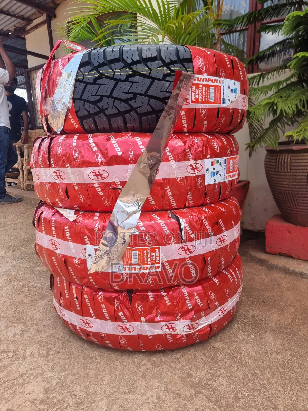 New Tyres Size 17 Inche for Land Cruiser.