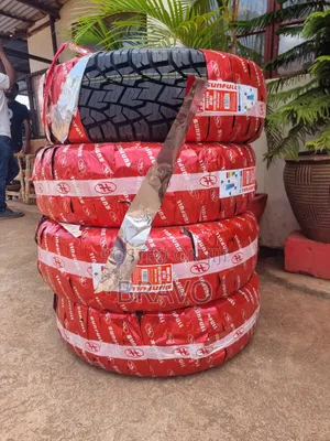 New Tyres Size 17 Inche for Land Cruiser.