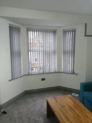 Elegant Curtain Blinds for Offices