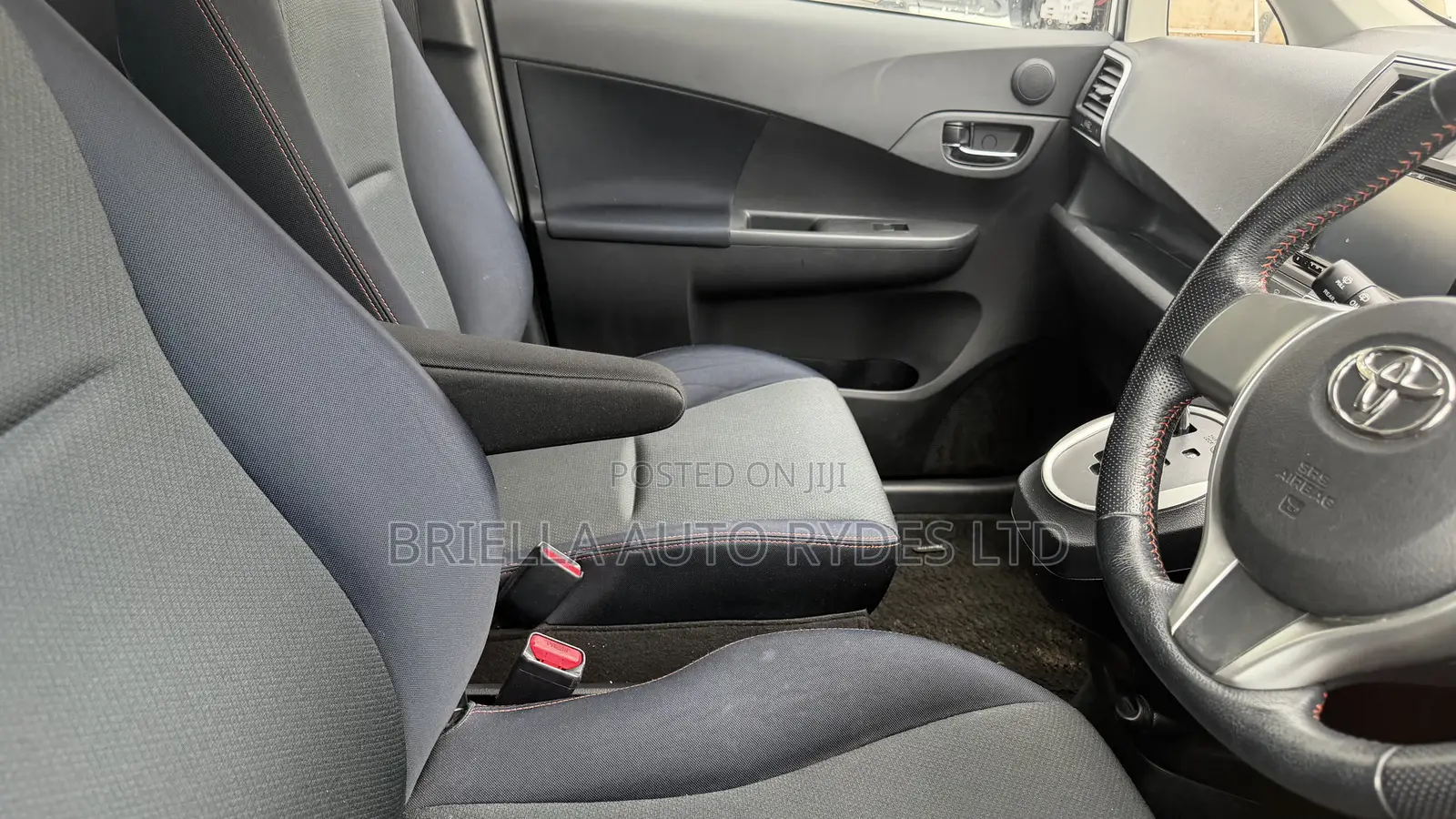 Toyota Ractis 2013 Silver