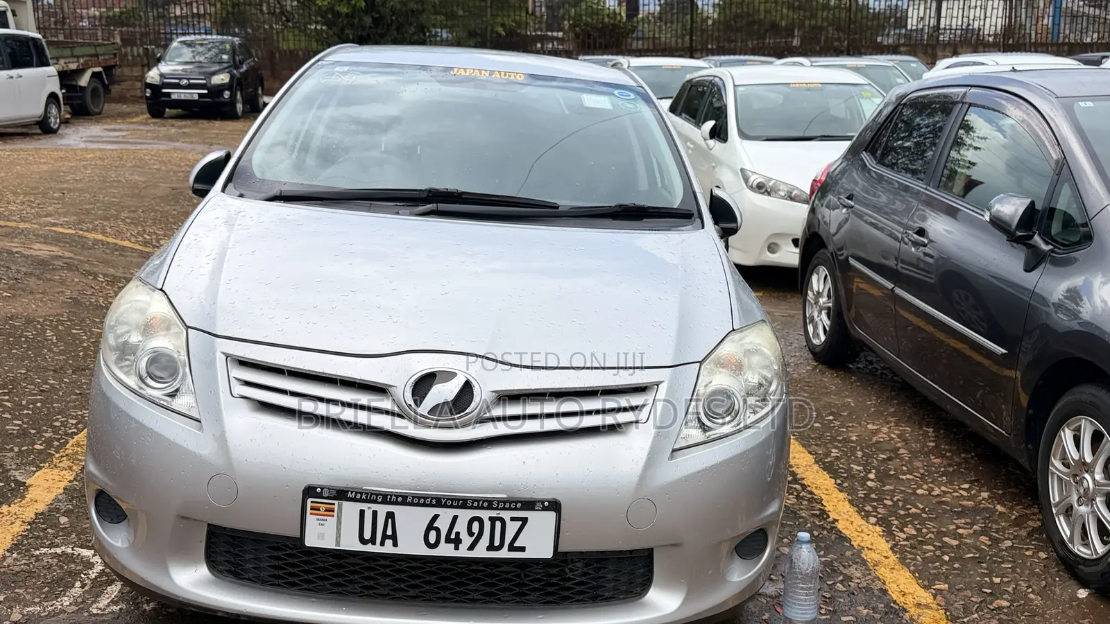 Toyota Auris 2011 Silver