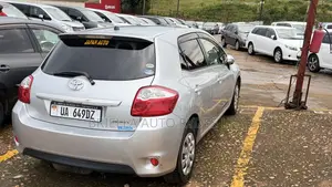 Toyota Auris 2011 Silver