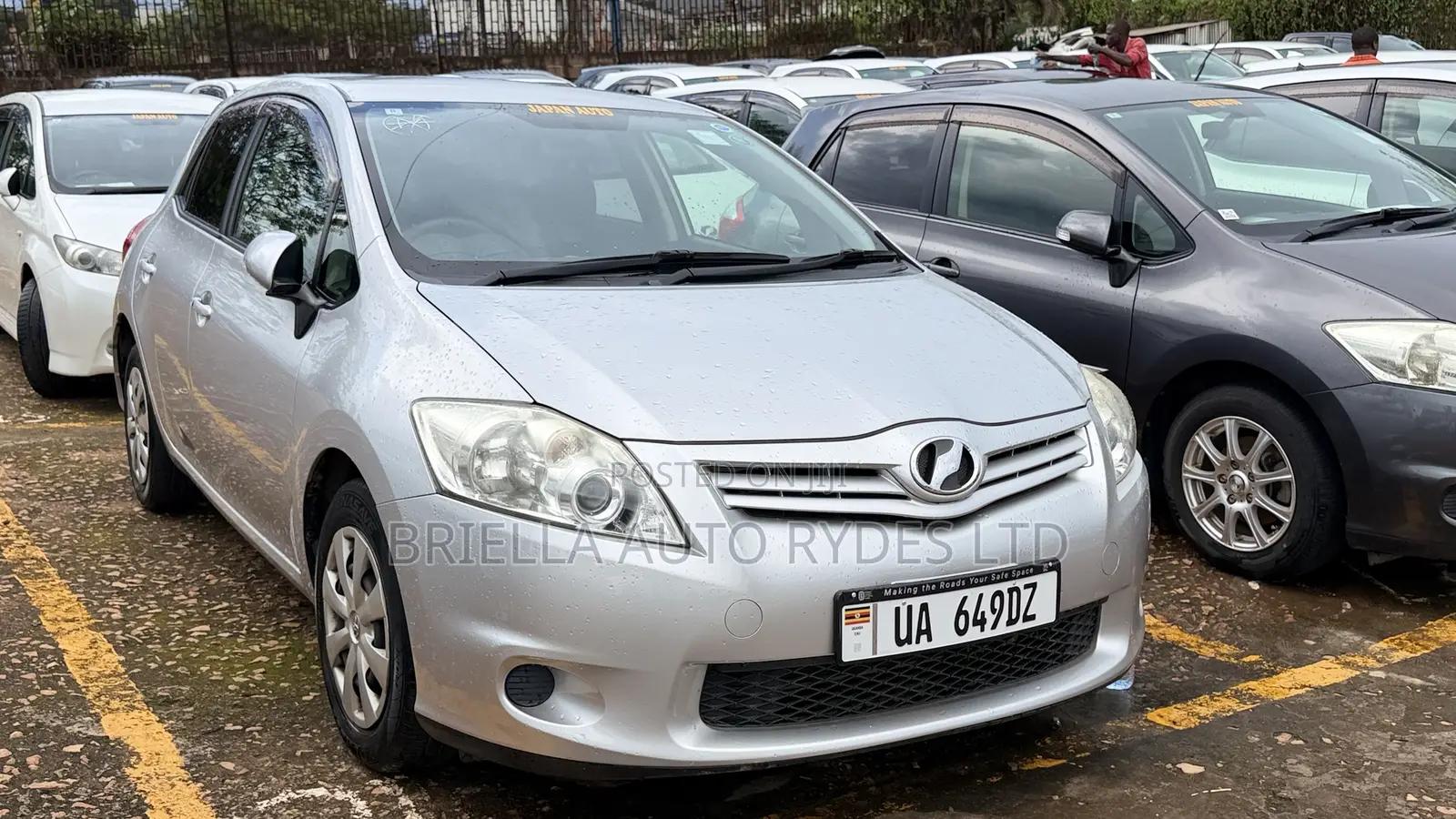 Toyota Auris 2011 Silver