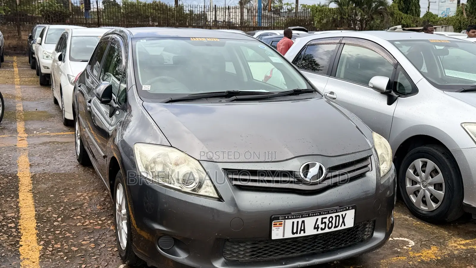 Toyota Auris 2011 Gray