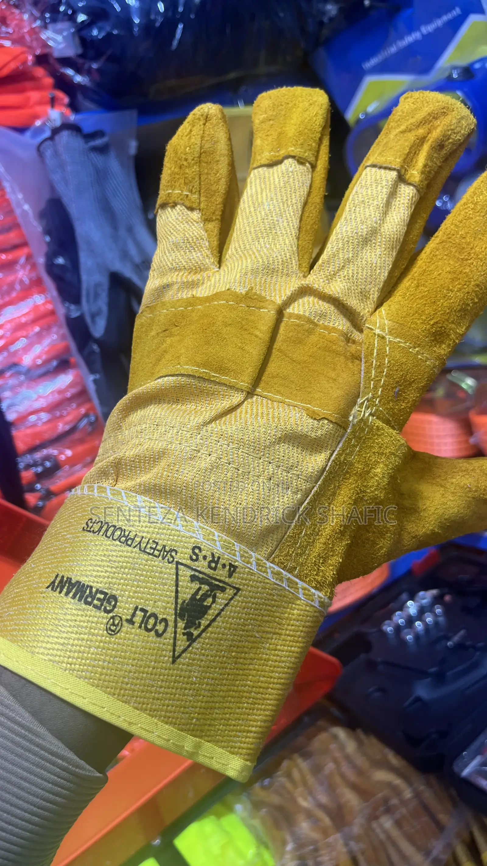 Colt Gloves