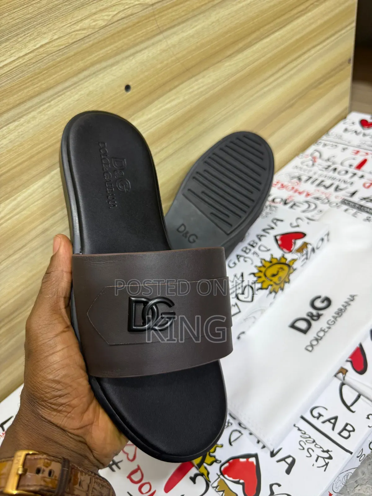 Prominent "Dg Leather Sandals