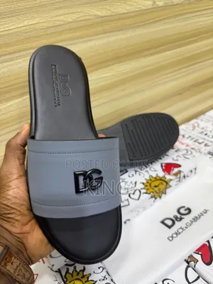 Prominent "Dg Leather Sandals