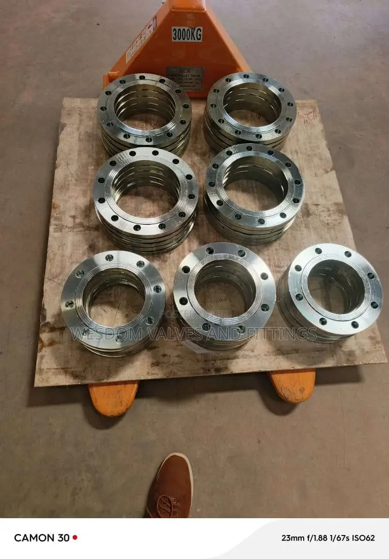 Welding Flange Pn16 (Pl, Rf) Q235 Steel - Sizes 11⁄2" to 24" Available