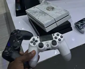 Ps4 Clean Piece With 2 Controllers and 10+ Games Installed Deal