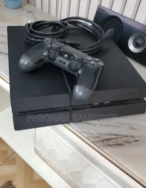Ps4 With 2 Pads and 10+ Games Installed Hot Deal Come Now