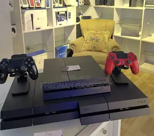 Ps4 With 2 Pads and 10+ Games Installed Come Pick It Fast