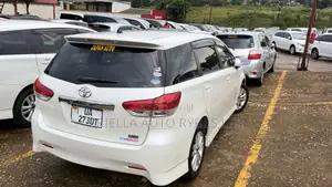 Toyota Wish 2011 Off white