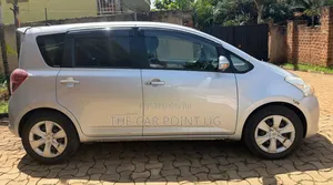 Toyota Ractis 1.5 FWD 2009 Silver