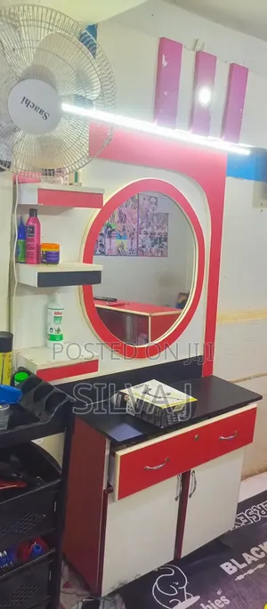 Salon Framed Mirrors