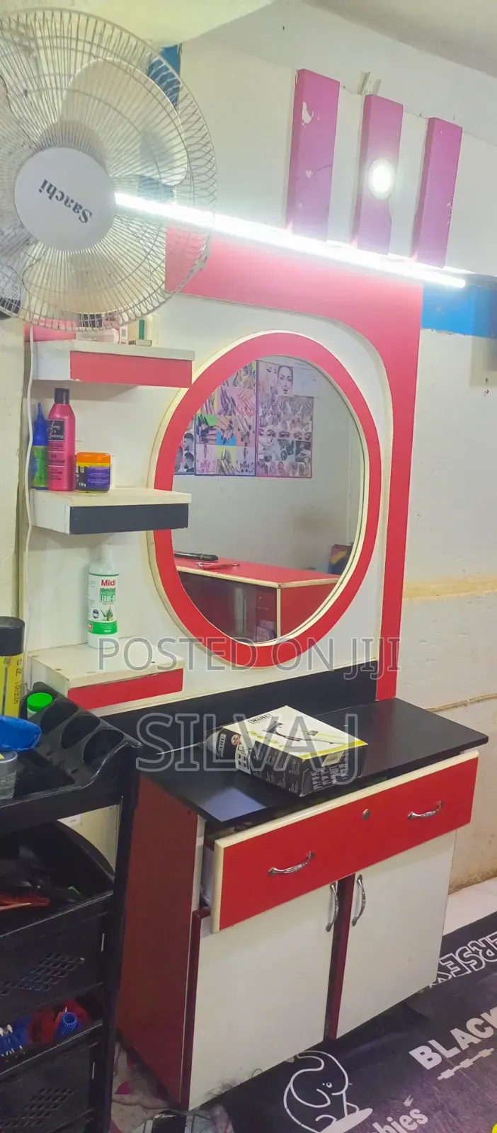 Salon Framed Mirrors