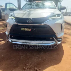 Toyota Harrier 2.0 2020 White