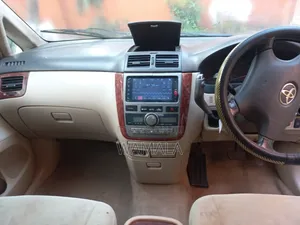 Toyota Ipsum 2001 Silver