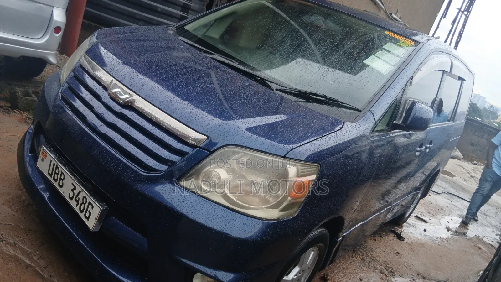 Toyota Noah 2004 Blue