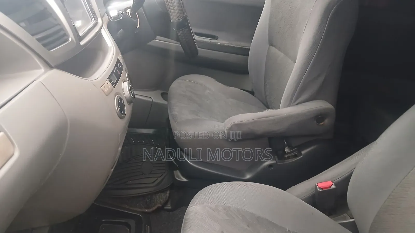 Toyota Noah 2004 Blue