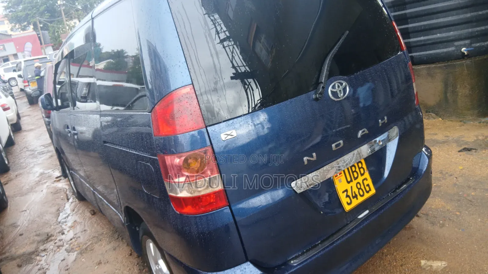 Toyota Noah 2004 Blue