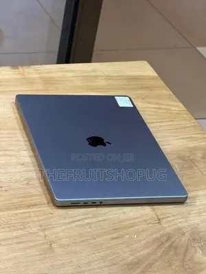 Laptop Apple MacBook Pro 2021 M1 16GB Apple M1 Pro SSD 512GB
