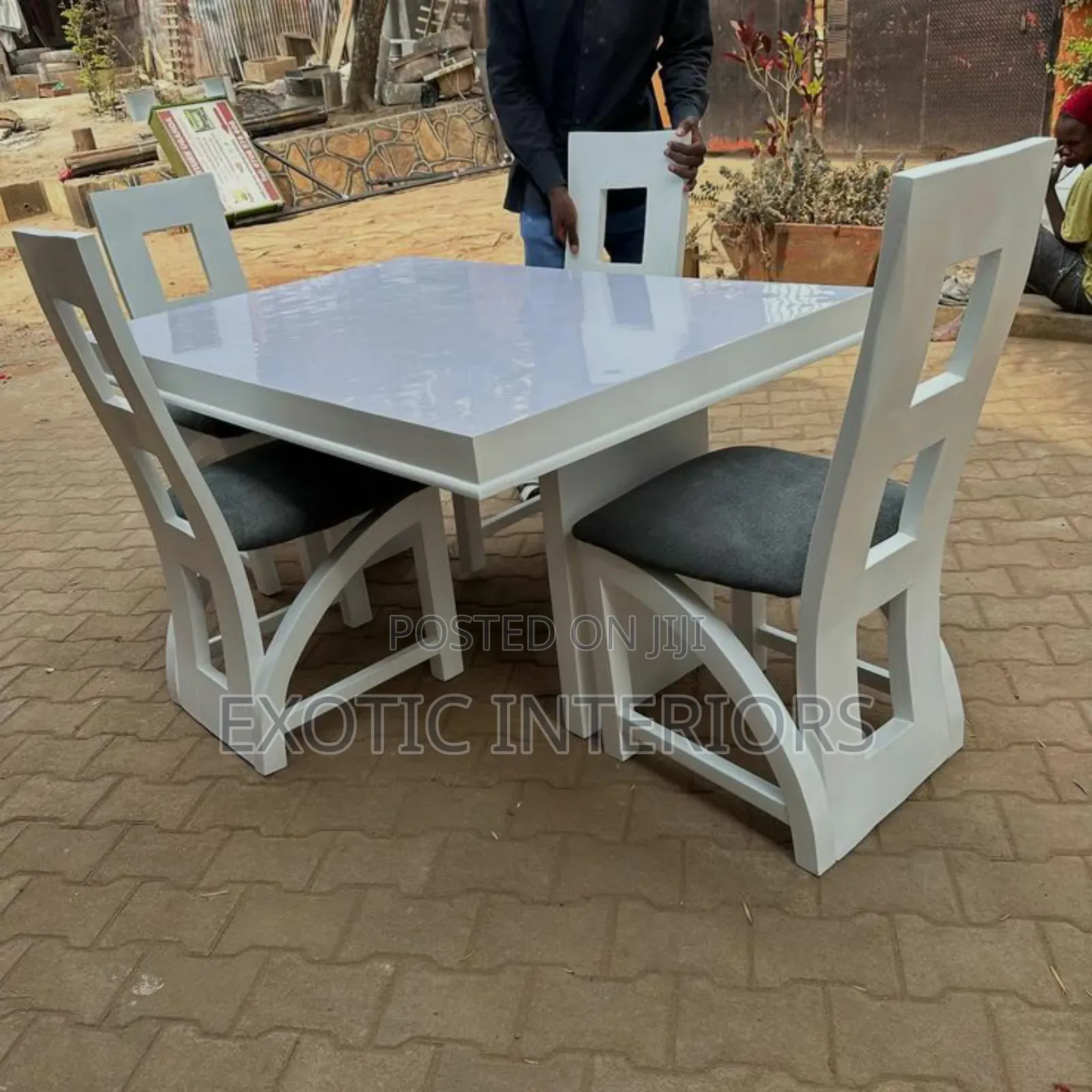 Dinning of 4 Seater Call