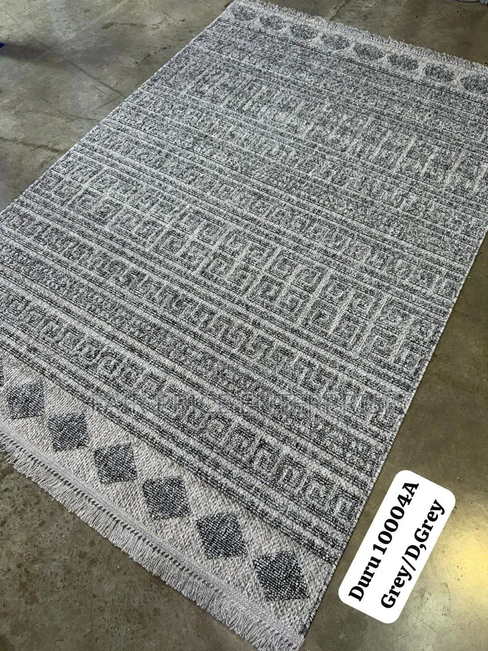 Quality Modern Center Carpet Rug. 2meter by 3meters