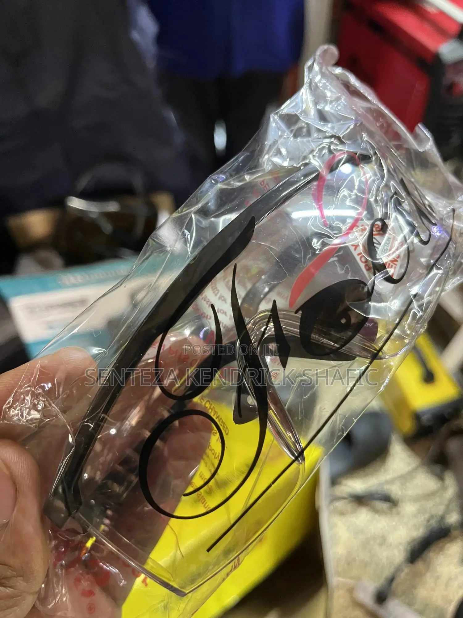 Safety Glasses (Focus)