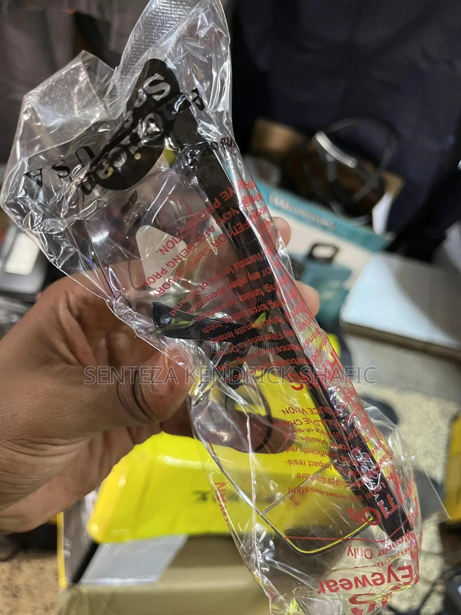 Safety Glasses (Focus)