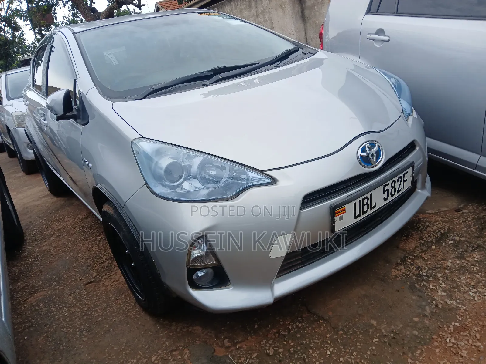 Toyota Aqua 2011 Silver