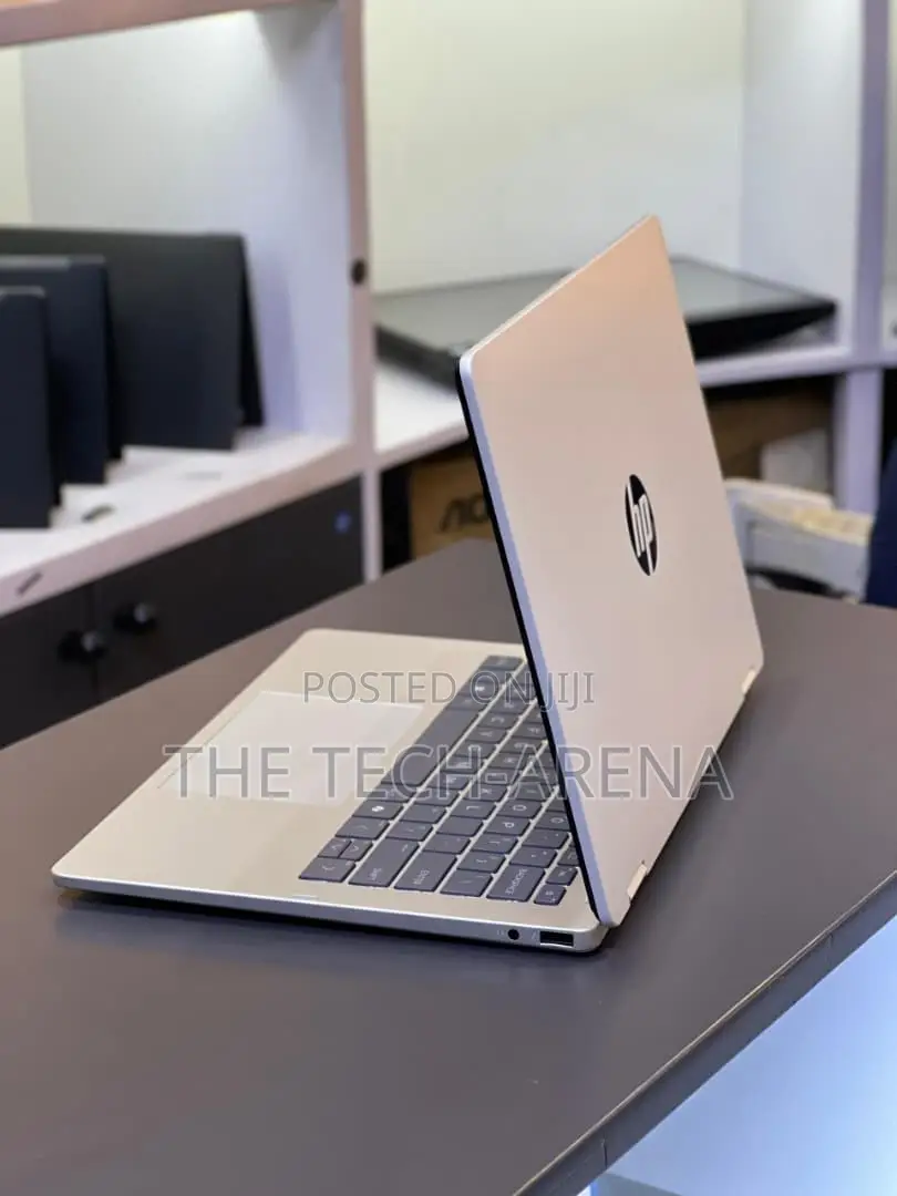 New Laptop HP OmniBook 5 Flip 8GB Intel Core i5 SSD 512GB