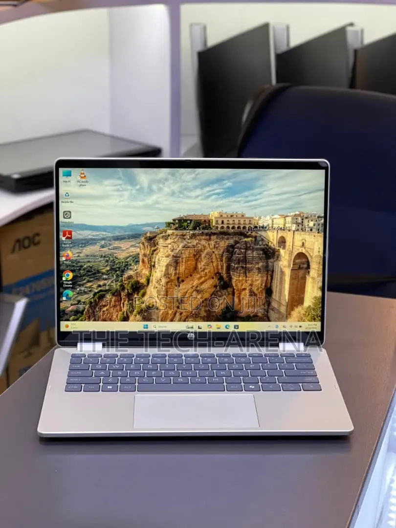 New Laptop HP OmniBook 5 Flip 8GB Intel Core i5 SSD 512GB