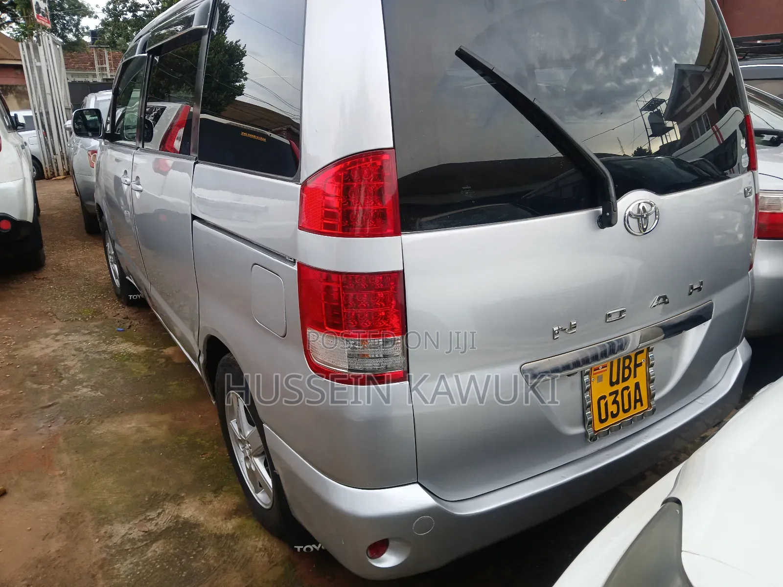 Toyota Noah 2005 Silver