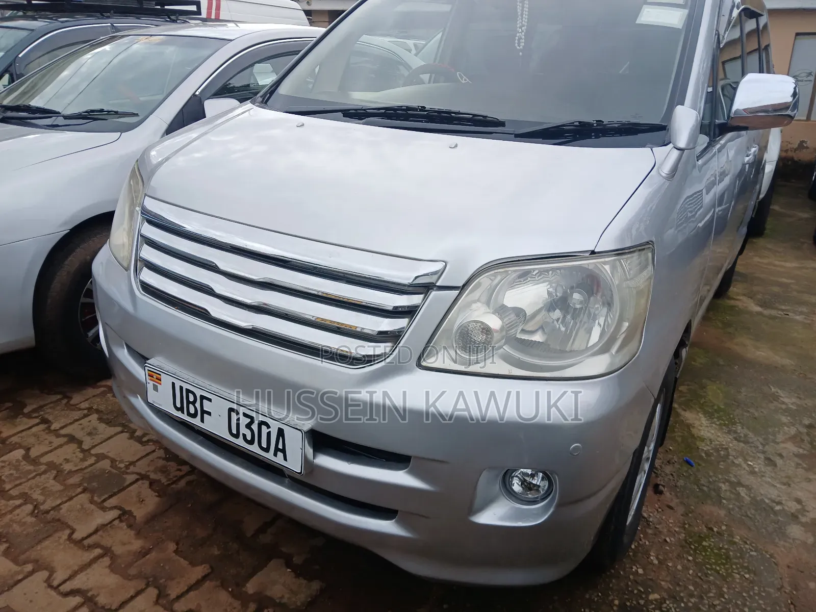 Toyota Noah 2005 Silver