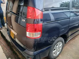 Toyota Noah 2006 Blue