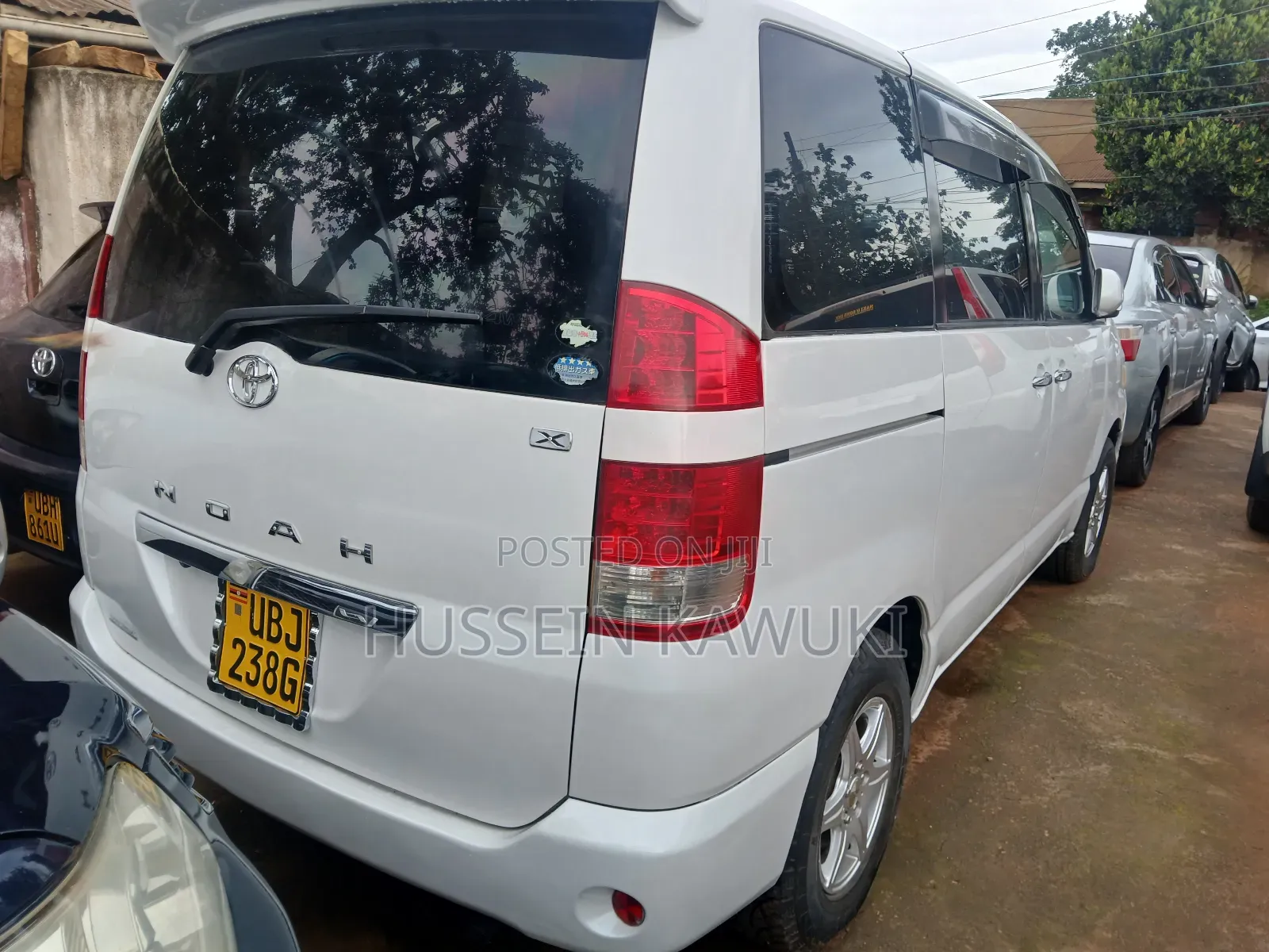 Toyota Noah 2006 White