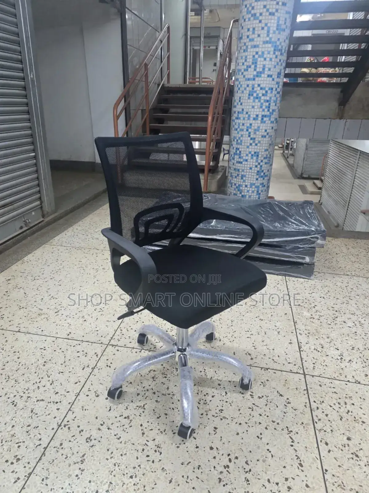 Adjustable 360 Rotating Office Chair Office Chair