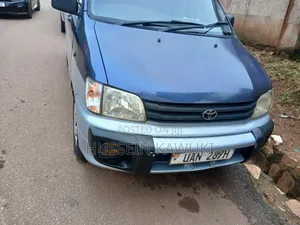 Toyota Noah 2004 Blue