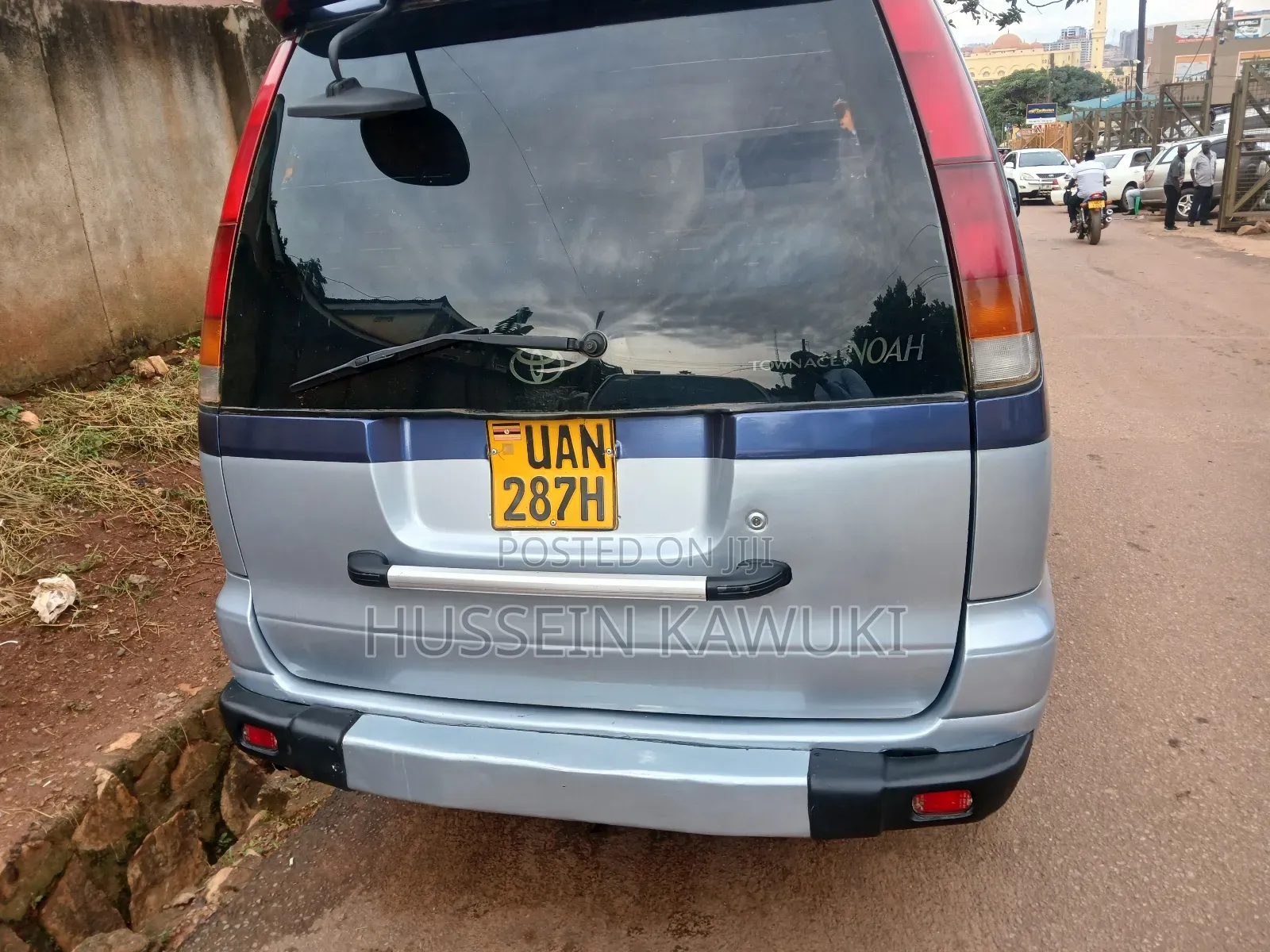 Toyota Noah 2004 Blue